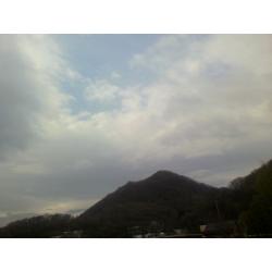 札幌　三角山を望む　14℃